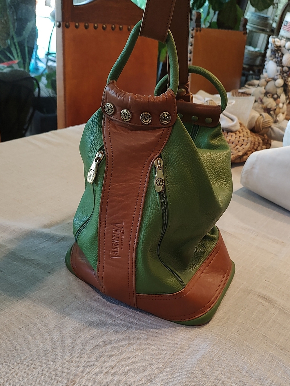 Valentina Italian Leather Convertible Bucket Bag In Excellent Condition